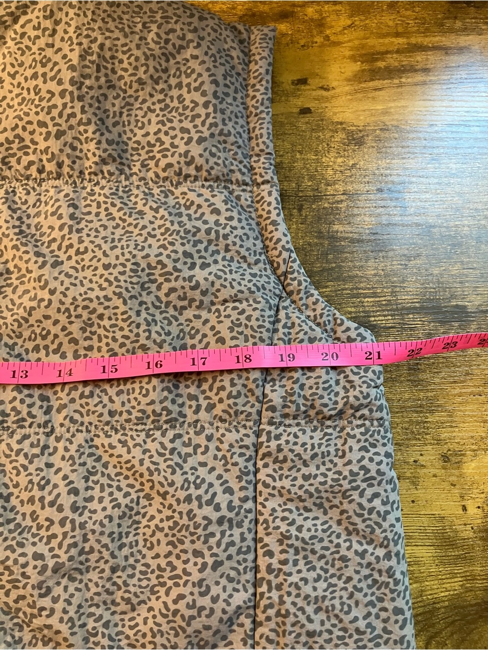Thread & Supply Leopard Crop Quilted Puffer Vest Zip-Up Medium - Picture 8 of 11